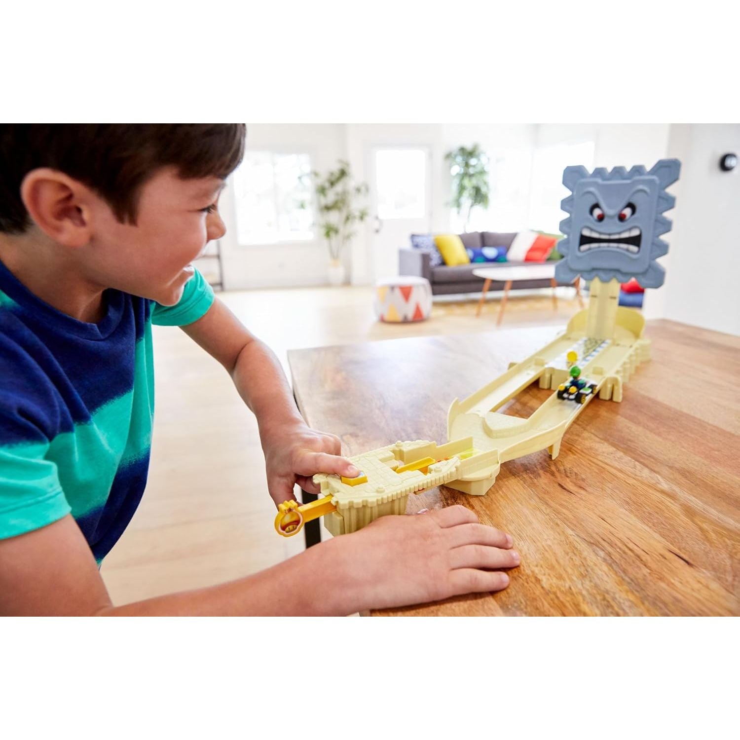 Hot Wheels Mariokart Thwomp Ruins Track Set