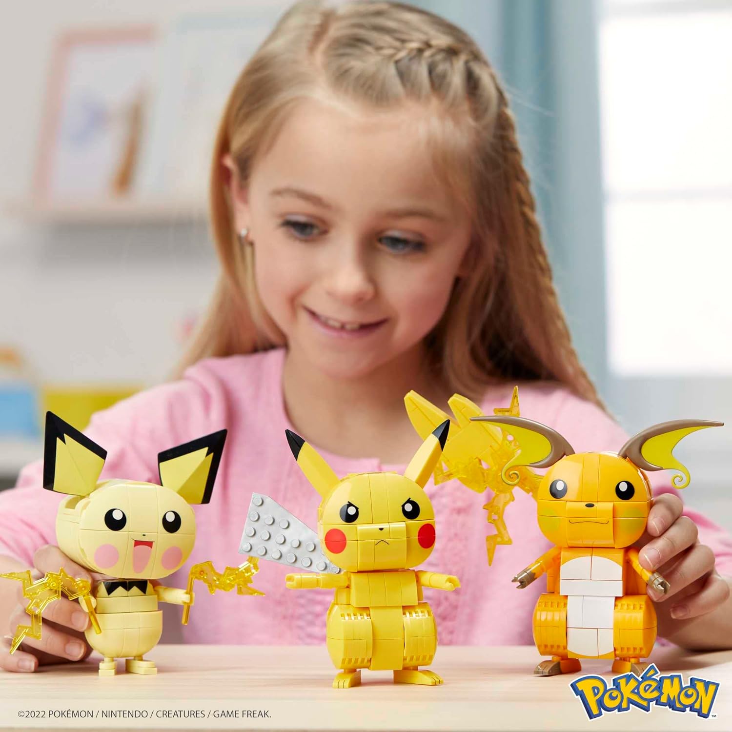 MEGA Pokémon Build n Show Pikachu Evolution Trio Building Set with 621 Compatible Bricks