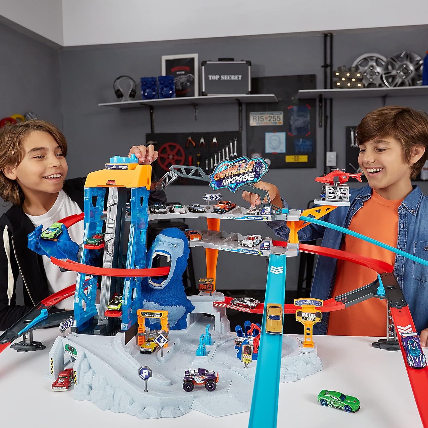 Zuru Metal Machines Gorilla Rampage Garage Playset